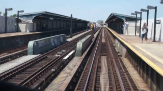 Man train platform digital rendering - the track free wallpaper