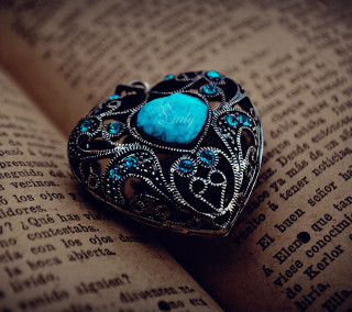 Heart shaped brooch open book - top free wallpaper for tablet