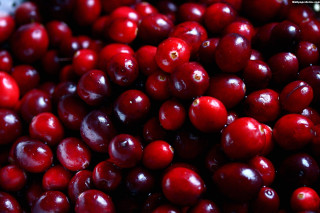 Cherries pile bowl table white - a white table cloth free wallpaper