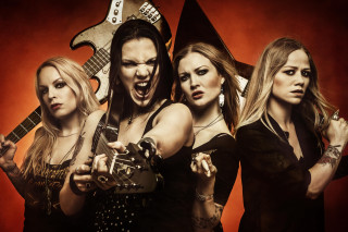 Women guitars photo studio red - guitar free wallpaper