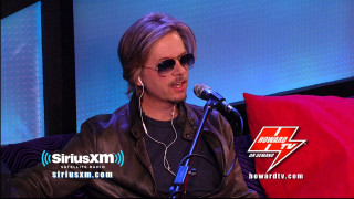 Man headphones microphone red pillow - a red pillow free wallpaper