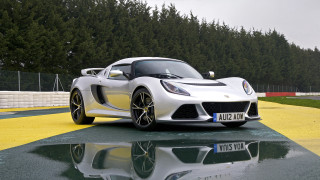 White sports car wet road 4 - spectacular free wallpaper