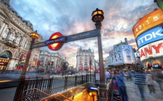 Street sign city sky people - christopher wren free wallpaper