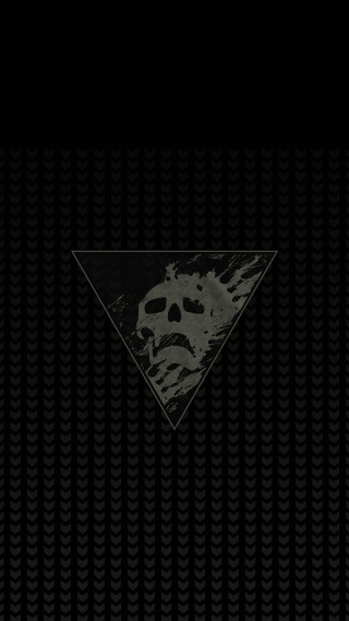 Skull triangle black white pattern - free halloween wallpaper