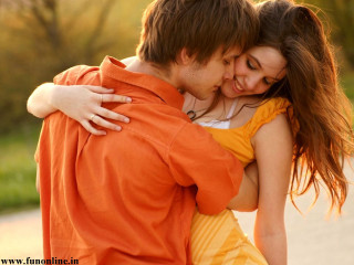 Man woman hugging street corner - a man and woman free wallpaper