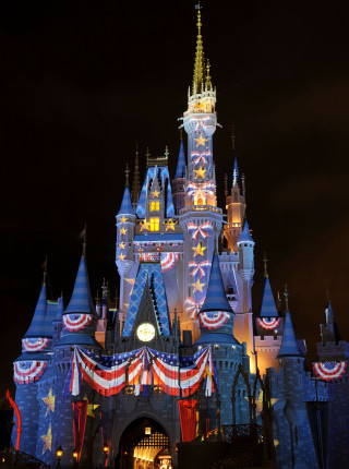 Castle clock night lights flag - free holidays wallpaper for mobile