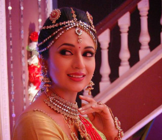 Woman indian costume staircase handhip - traditional free wallpaper