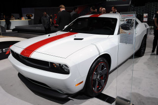 White red car showroom people - a showroom free wallpaper