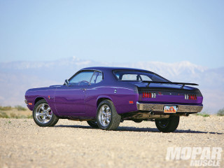 Purple car desert mountains clear - a desert area free wallpaper