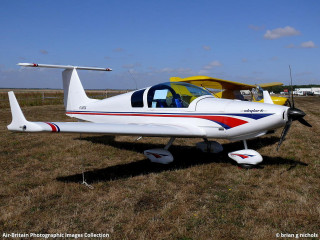 Small plane grass field background - a small plane free wallpaper
