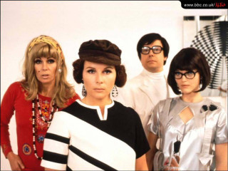 Group people room white wall - les automatiste free wallpaper