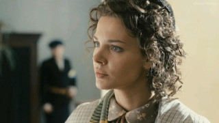 Woman curlyhair scarf suittie movie - curly free wallpaper