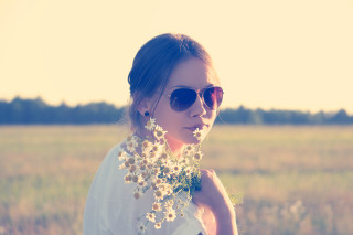 Woman sunglasses white shirt flower - a white shirt holding free wallpaper