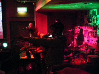 Band green light microphone neoism - room free wallpaper