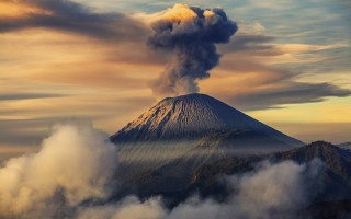 Mountain smoke plume clouds sky 2 - sumatraism free wallpaper