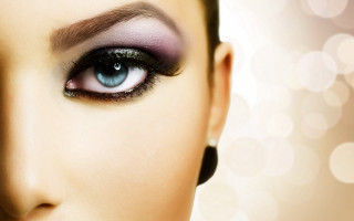 Woman blue eyes black eyeliner - a black eyeliner free wallpaper