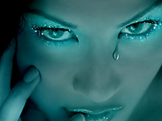Woman blue eyes tear cheek - her cheek free wallpaper for desktop