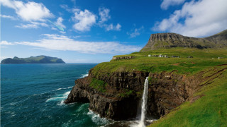 Waterfall ocean cliff grassy landscape - a grassy area free wallpaper for desktop