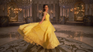 Woman yellow dress room chandeliers - a yellow dress free wallpaper