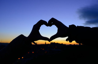 Hands heart sunset city skyline - two hand free wallpaper