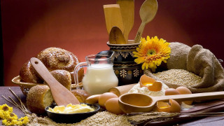 Food plate rice flower spoon - a wooden spoon free wallpaper