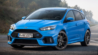 Blue ford focus st wooded - the side of the road in front free wallpaper