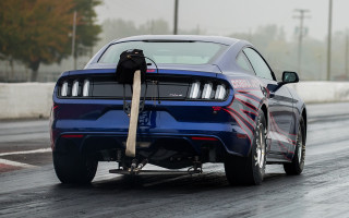Blue mustang cat hood driving - a snowboard free wallpaper