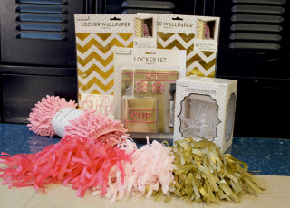 Toiletpaper pompom table stilllife product - product photo free wallpaper for desktop