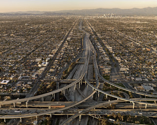 Highway traffic city mountains skyline - andreas gursky free wallpaper