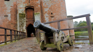 Cannon cart castle entrance bridge - a river free wallpaper