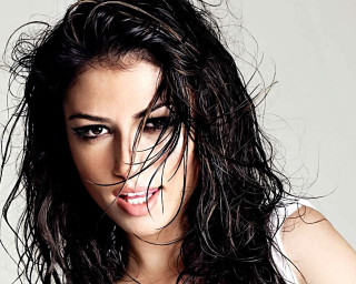 Woman wet hair white shirt - wet free wallpaper for desktop