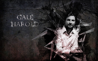 Man knife wall message standing - a message free wallpaper