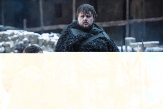 Man fur coat standing building - optical illusion free wallpaper