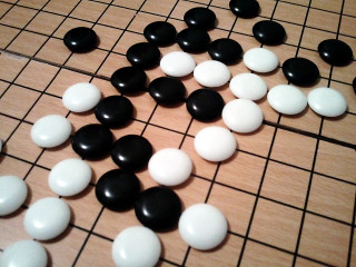Boardgame black white balls honeycomb - ball free wallpaper
