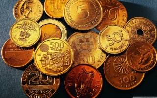 Coins pile different types table - 16k free wallpaper