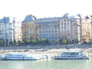 Boats river buildings bridge floating - top of a river next free wallpaper
