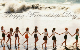 Happy friendship day girls beach - the middle of the picture free wallpaper