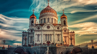 Cathedral golden dome cloudy day - a golden dome free wallpaper