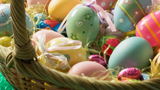 Colorful eggs grass basket ribbon - a ribbon free wallpaper