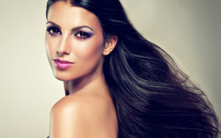 Woman long hair purple makeup - airbrush free wallpaper