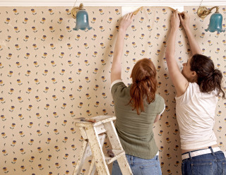 Women painting wallpaper ladder wall - blunt border free wallpaper for desktop