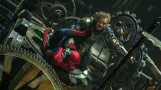Man spider suit mechanical machine - imax 70 mm footage free wallpaper