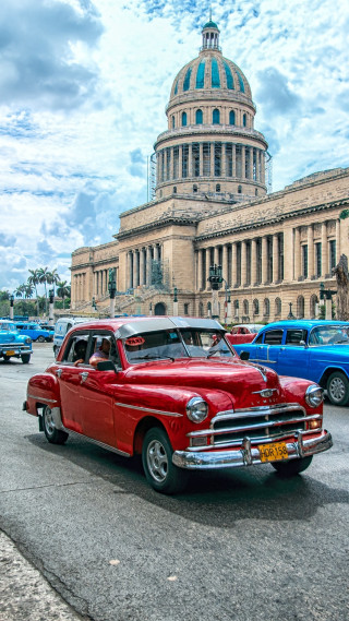 Red car dome building blue - free retro wallpaper for mobile