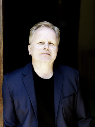 Man suit black shirt doorway - arbeitsrat für kunst free wallpaper for mobile