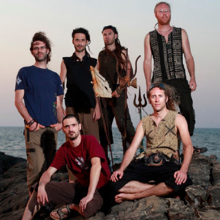 Men rock ocean boat foreground - a group of men free wallpaper for tablet