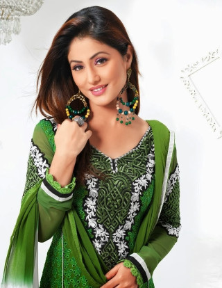 Woman green dress chandelier head - a chandelier free wallpaper for mobile