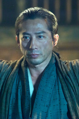 Man scarf serious look camera 2 - japanese free wallpaper for mobile