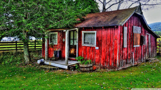 Red shed porch door windows - a farm free wallpaper