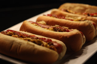 Hot dogs with toppings on - hot free wallpaper