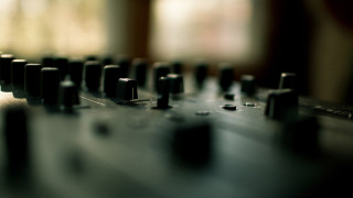 Soundboard closeup blurry background tiltshift - shallow free wallpaper for desktop